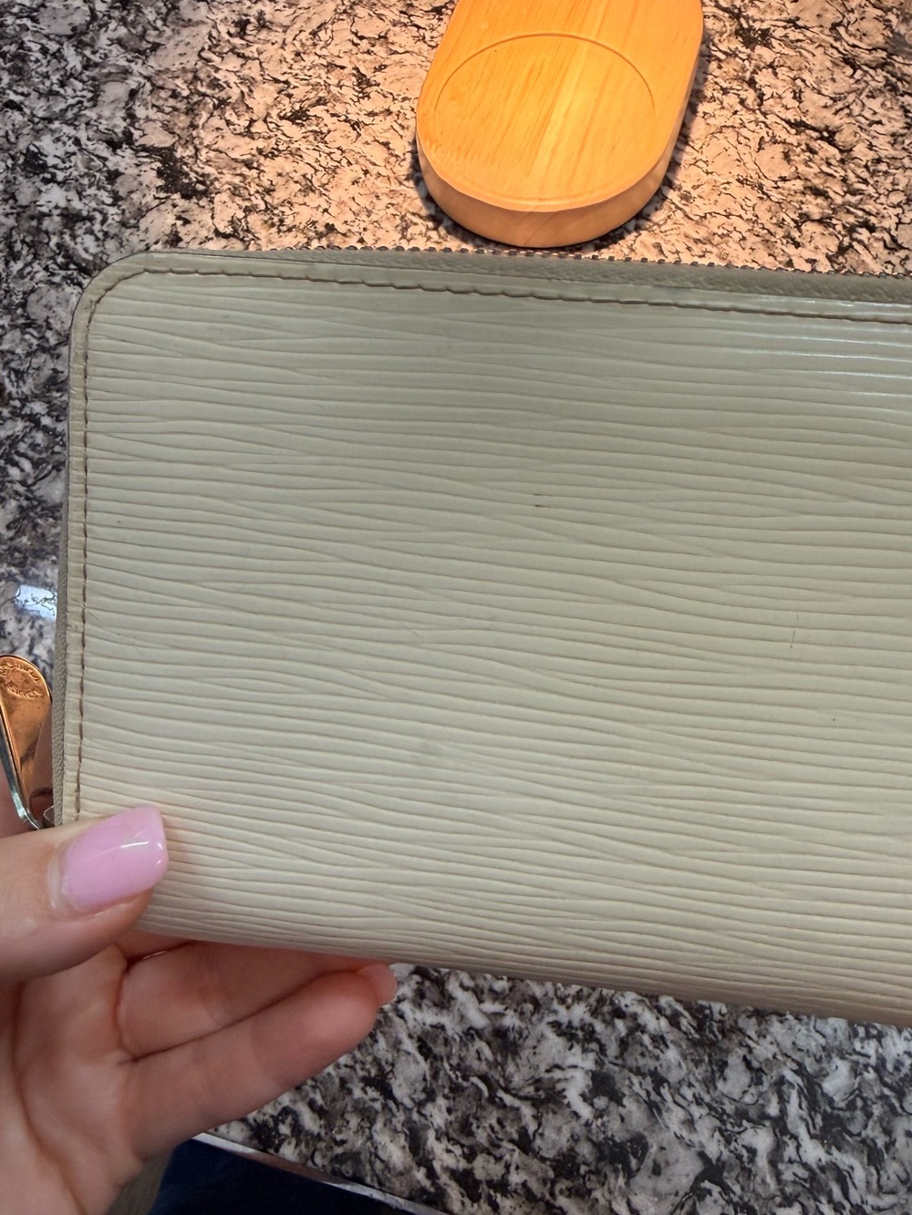 Louis Vuitton Cream Epi Zip Wallet with Silver Hardware - Picture 2 of 16